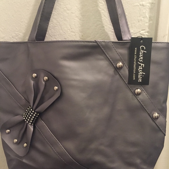 Chunn's Oversized Vegan Bag - Picture 3 of 3